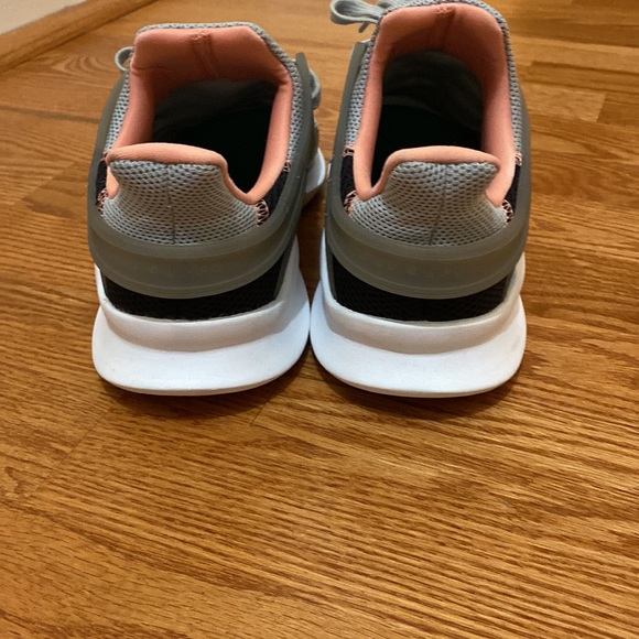 Women’s Adidas Sneakers - Picture 3 of 5